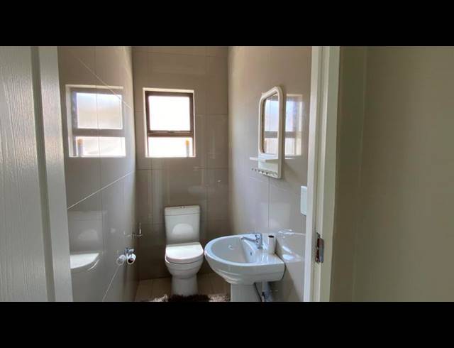 3 BEDROOM HOUSE FOR SALE IN BLUE VALLEY GOLF ESTATE